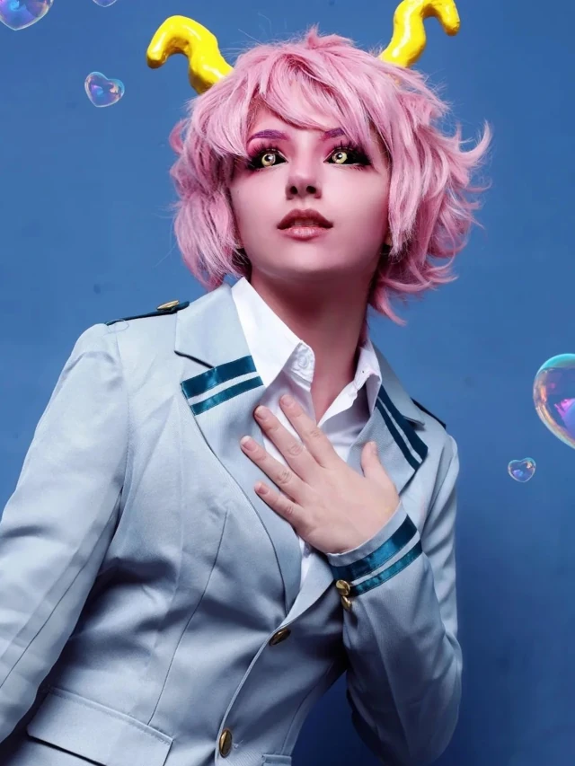 Belo cosplay da Mina Ashido, de My Hero Academia, da Sunflower